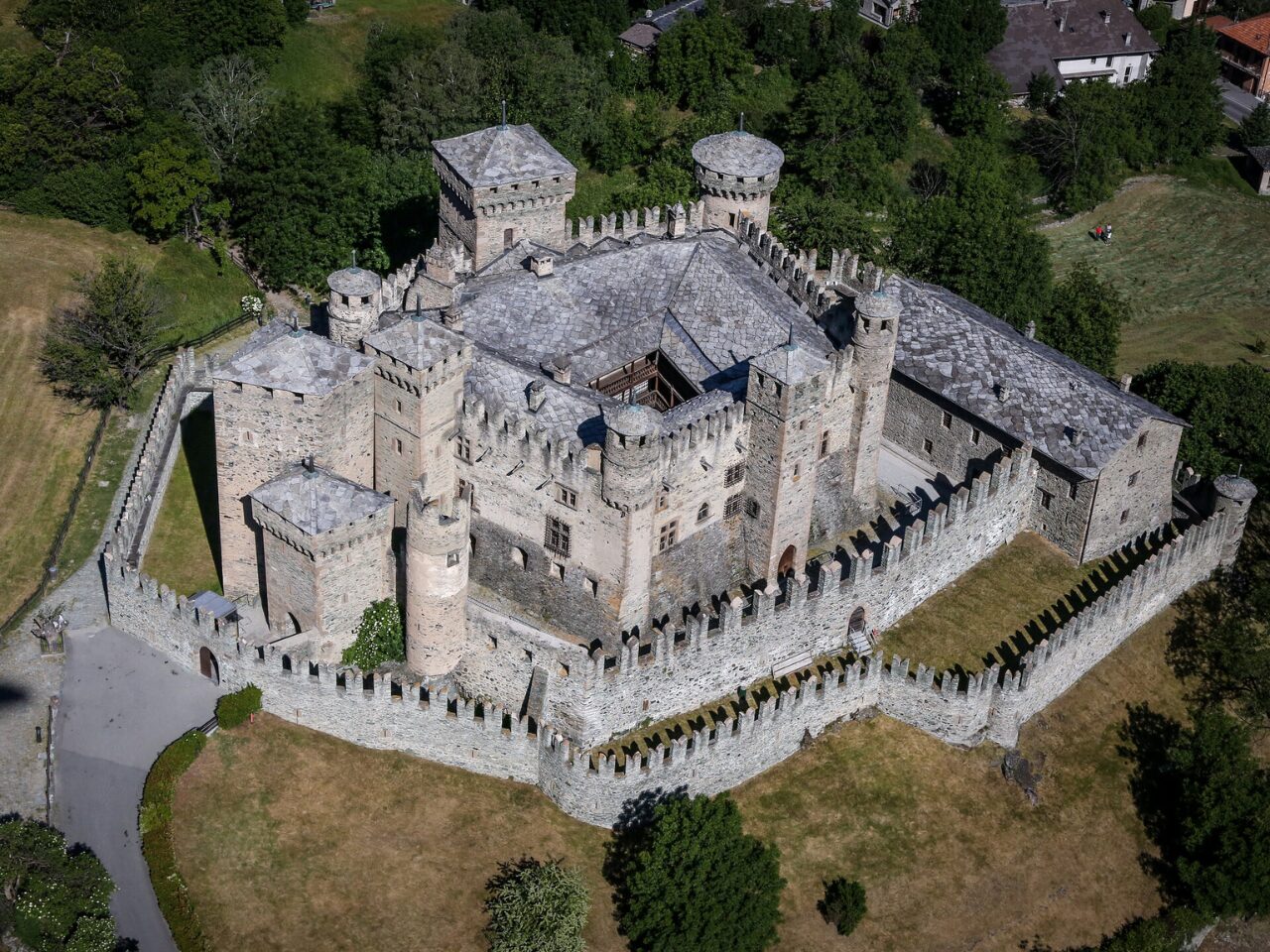 Image Source: Autonomous Region of Valle d'Aosta - Fénis Castle Images