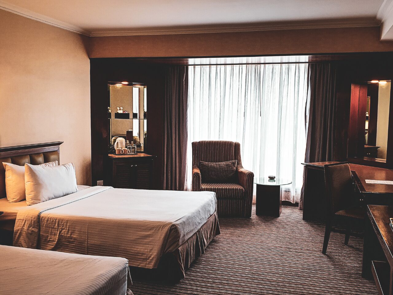Hotel room with 2 bedrooms