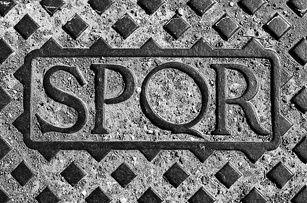 Wikimedia Commons – Manhole cover in Rome with SPQR