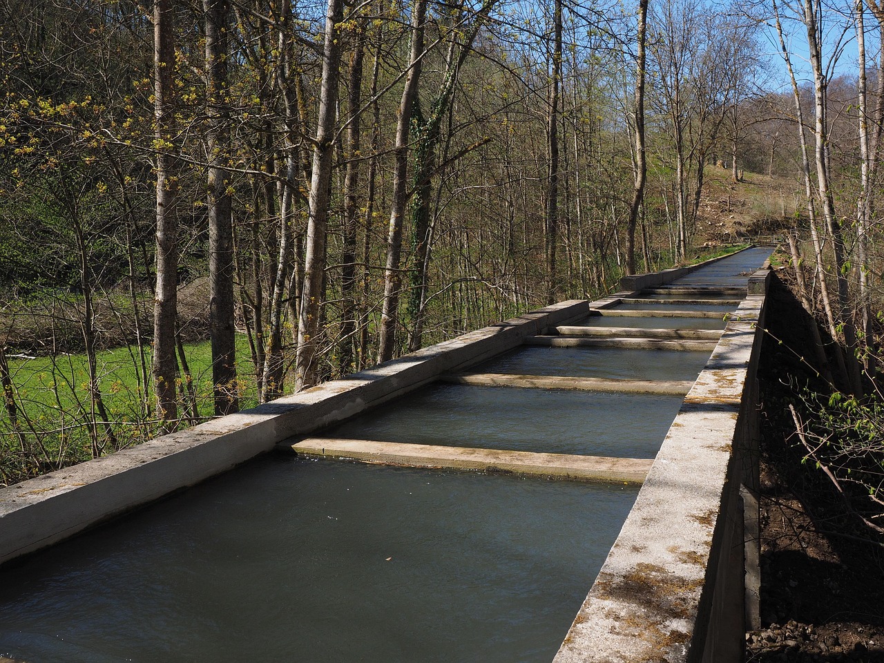 Aqueduct water channel