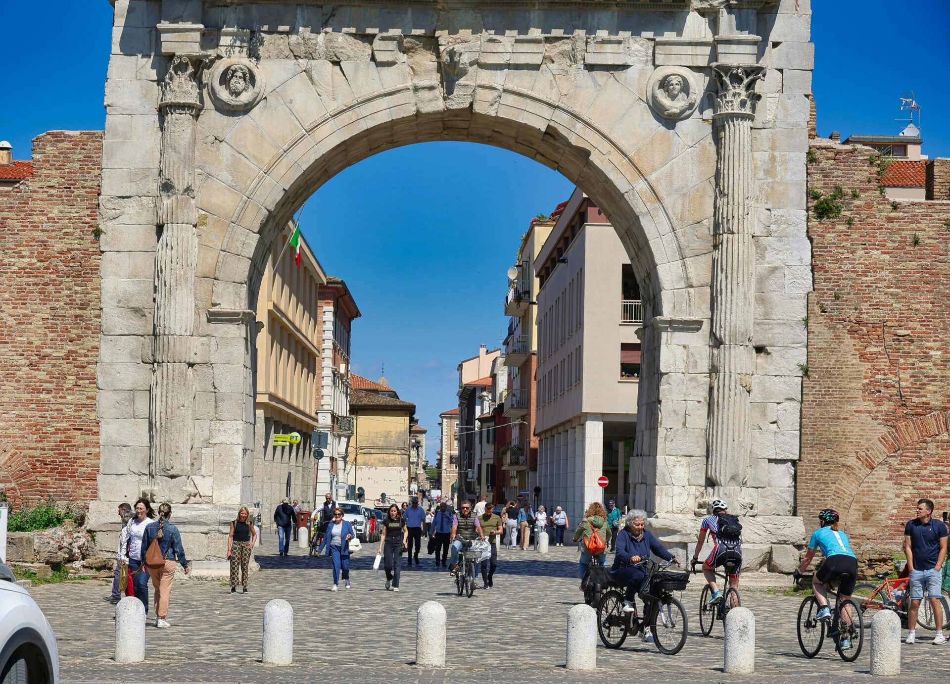 Arco de Augusto de Rímini - historical landmark in Rimini