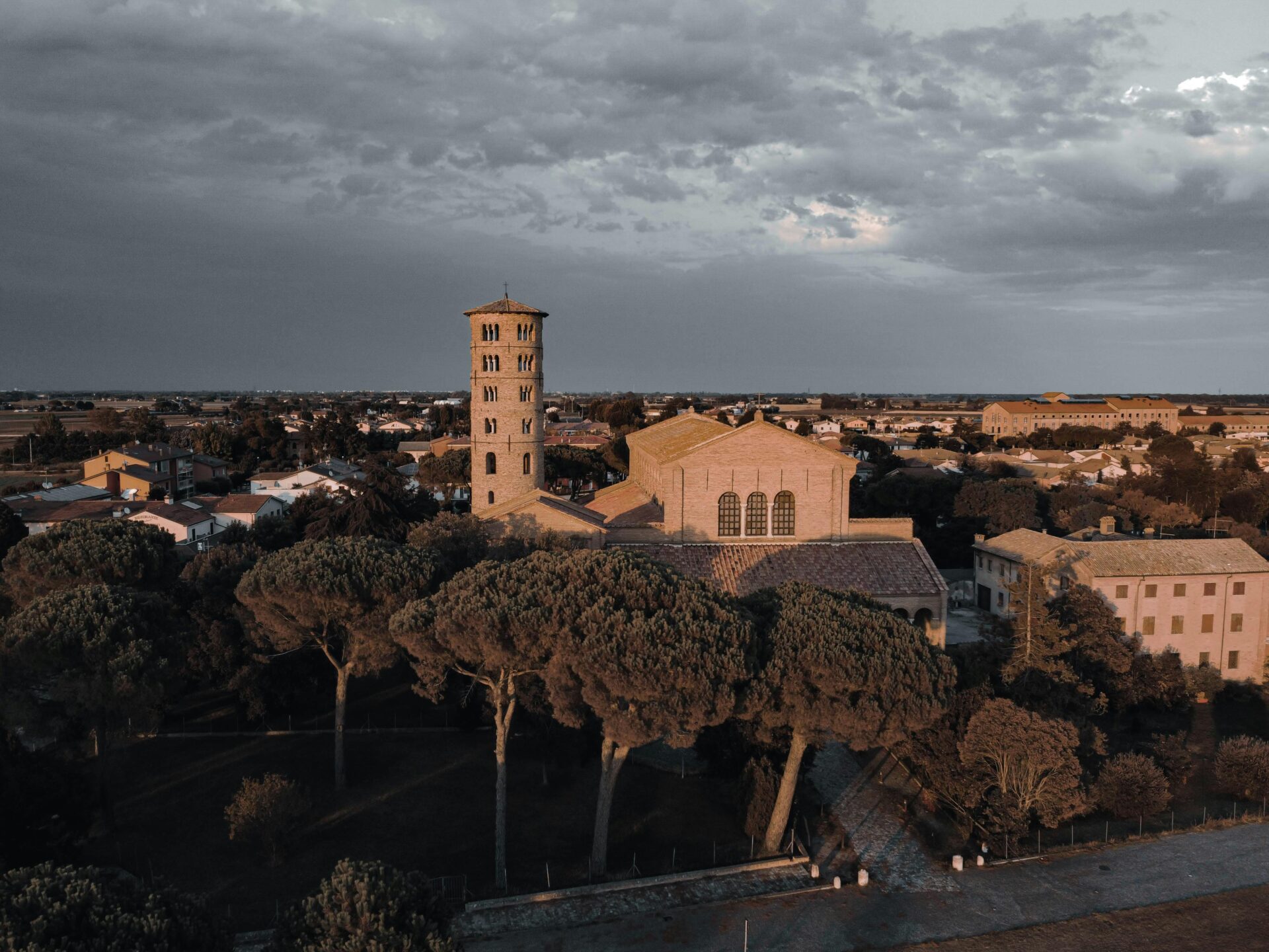 Basilica of Sant'Apollinare Nuovo - Church in Italy