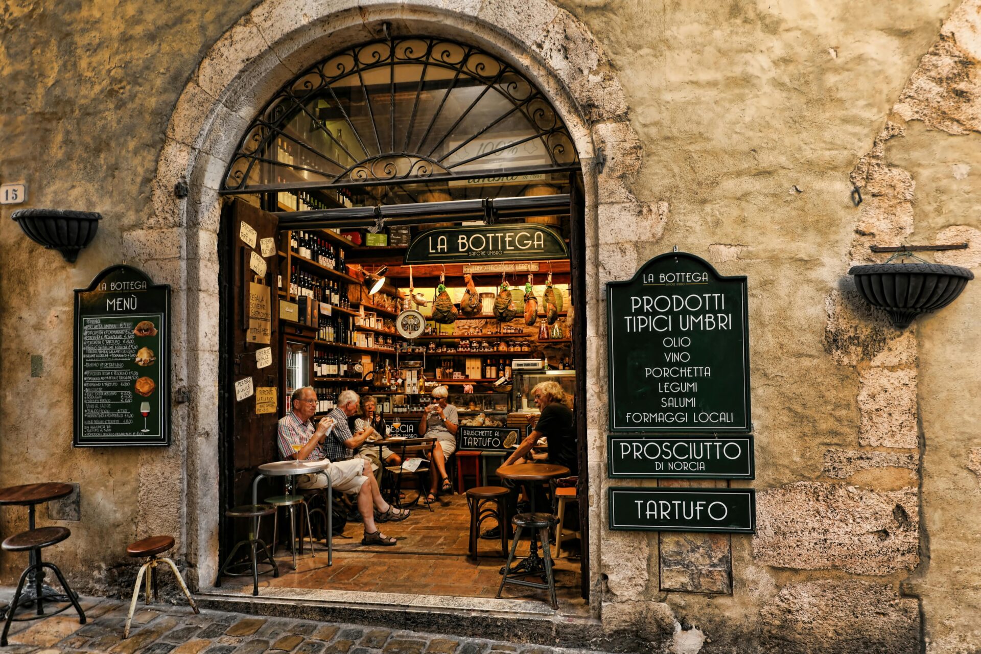 Charming outdoor caffè in Spoleto, Umbria