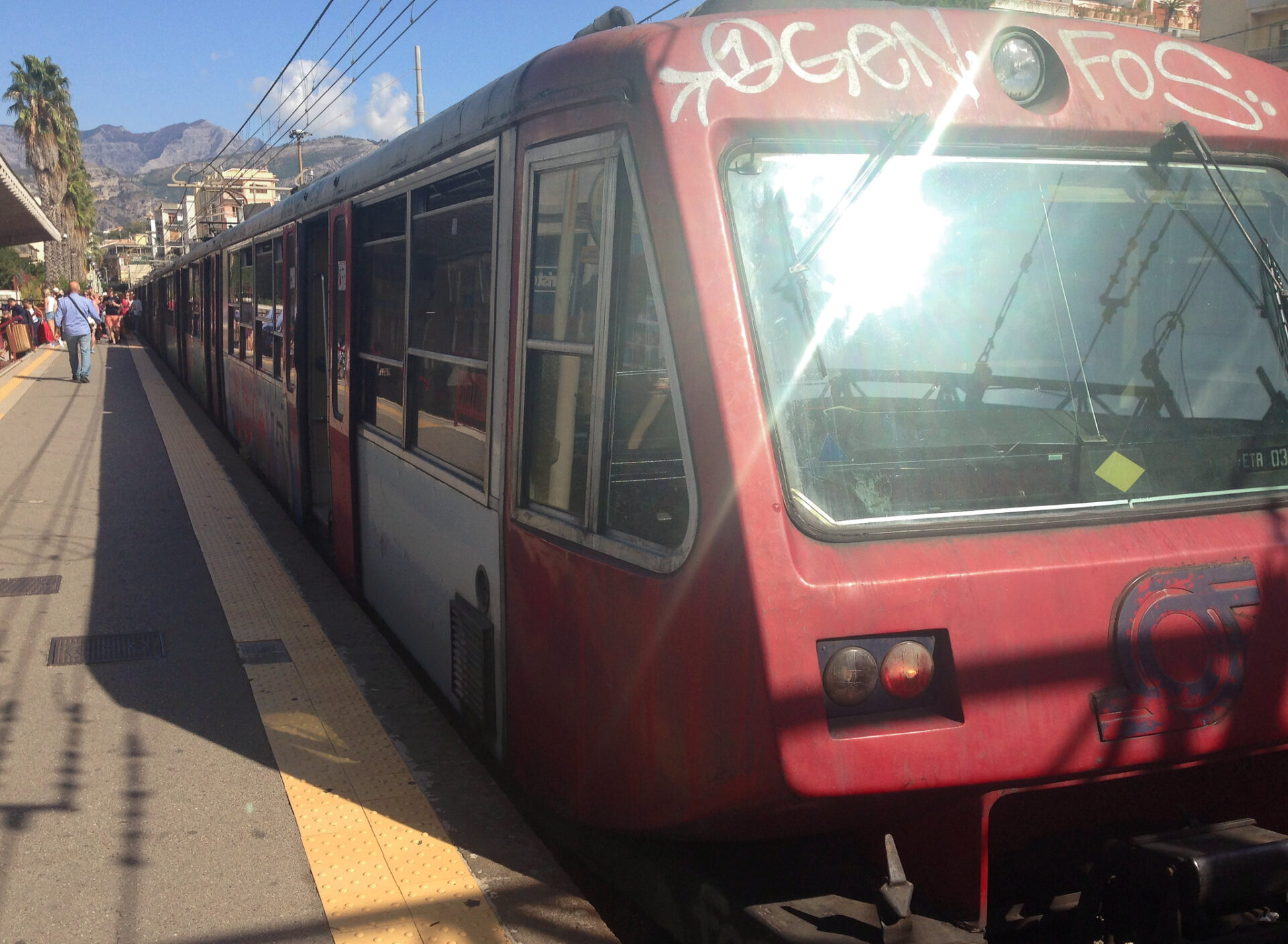 Circumvesuviana train