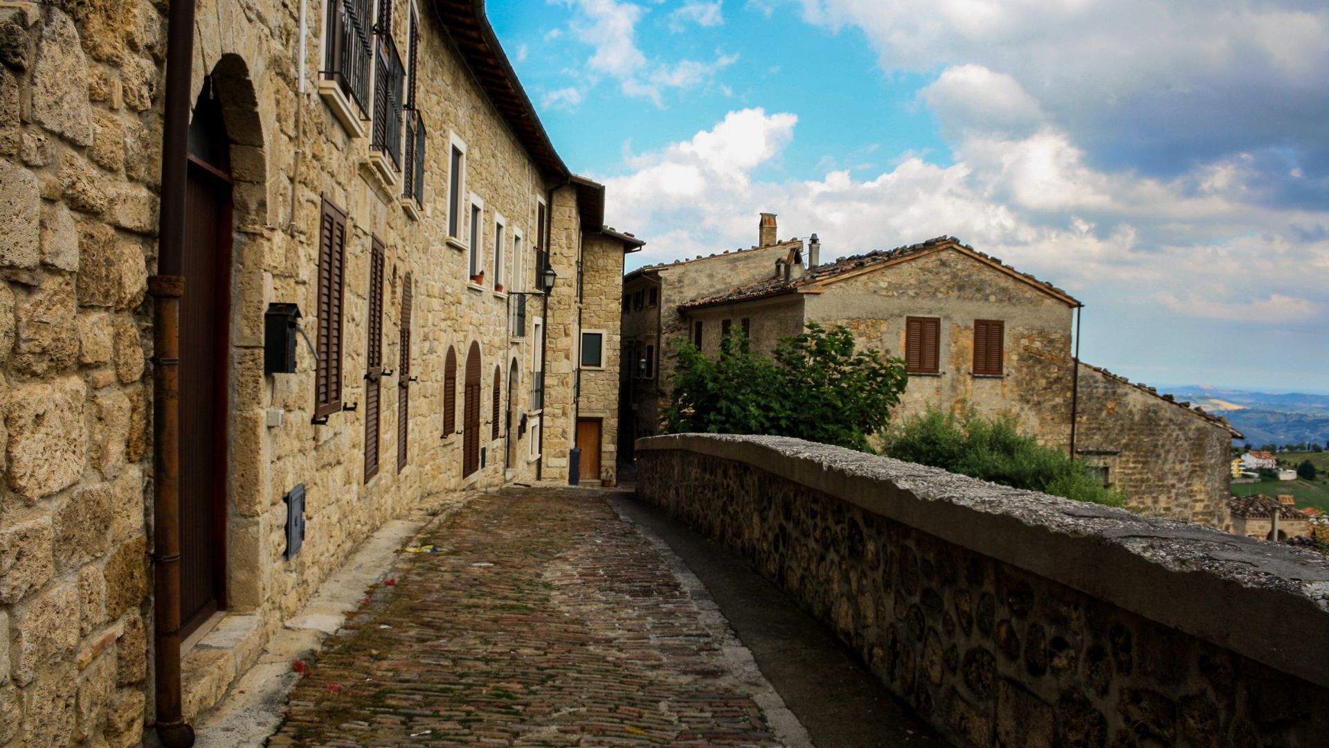 Image shows Civitella del Tronto in Italy's Abruzzo region.