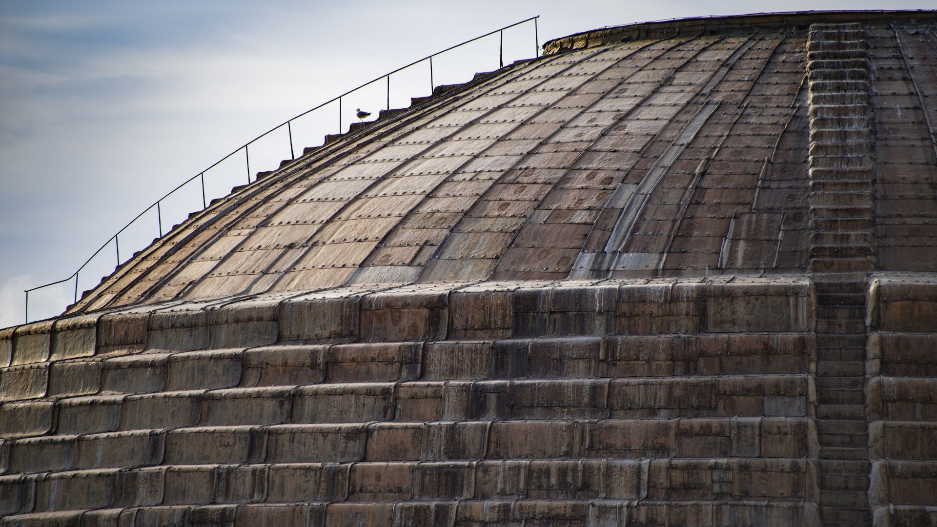 The image shows the exterior dome of the Pantheon in Rome, Italy