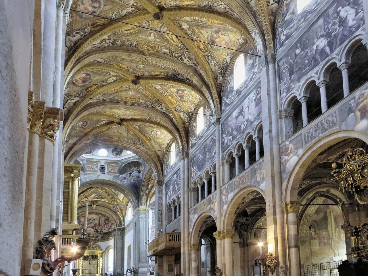 Frescoes in Cattedrale di Santa Maria Assunta 2