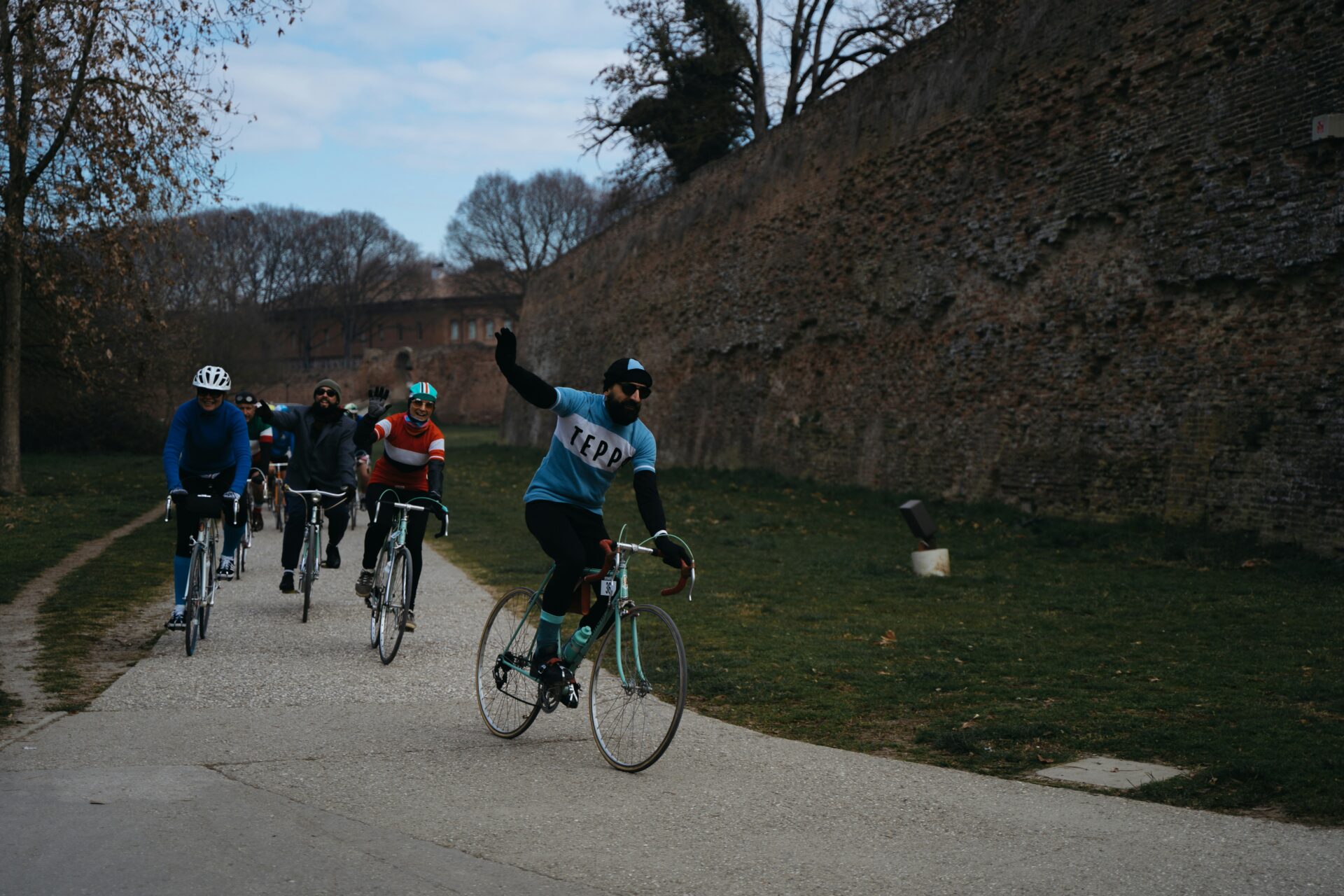 LA FURIOSA ciclostorica di Ferrara - group of cyclists or bikers near Ferrara city walls