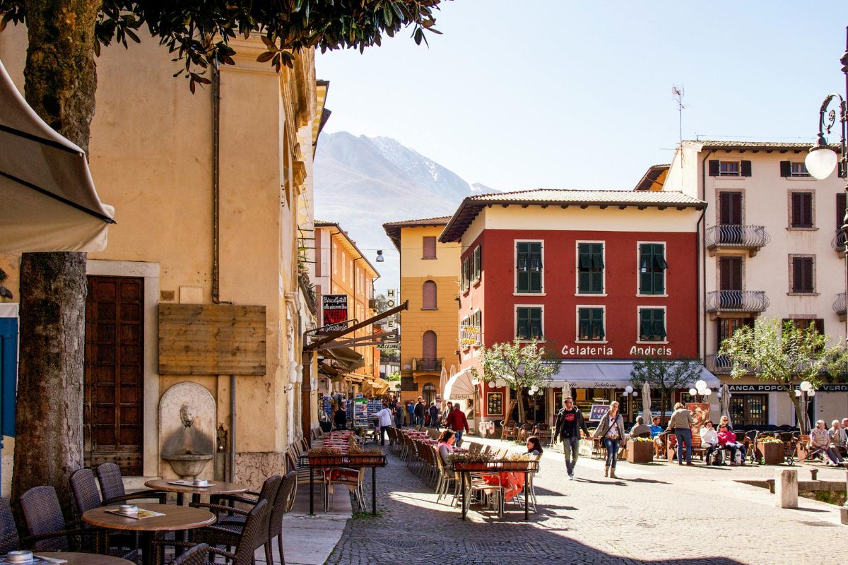 Restaurants Serving Outdoors, Limone sul Garda, Italy