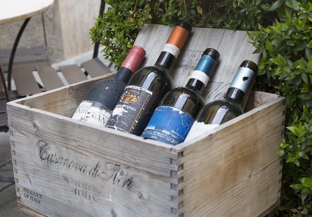 Montalcino wines in a wooden box