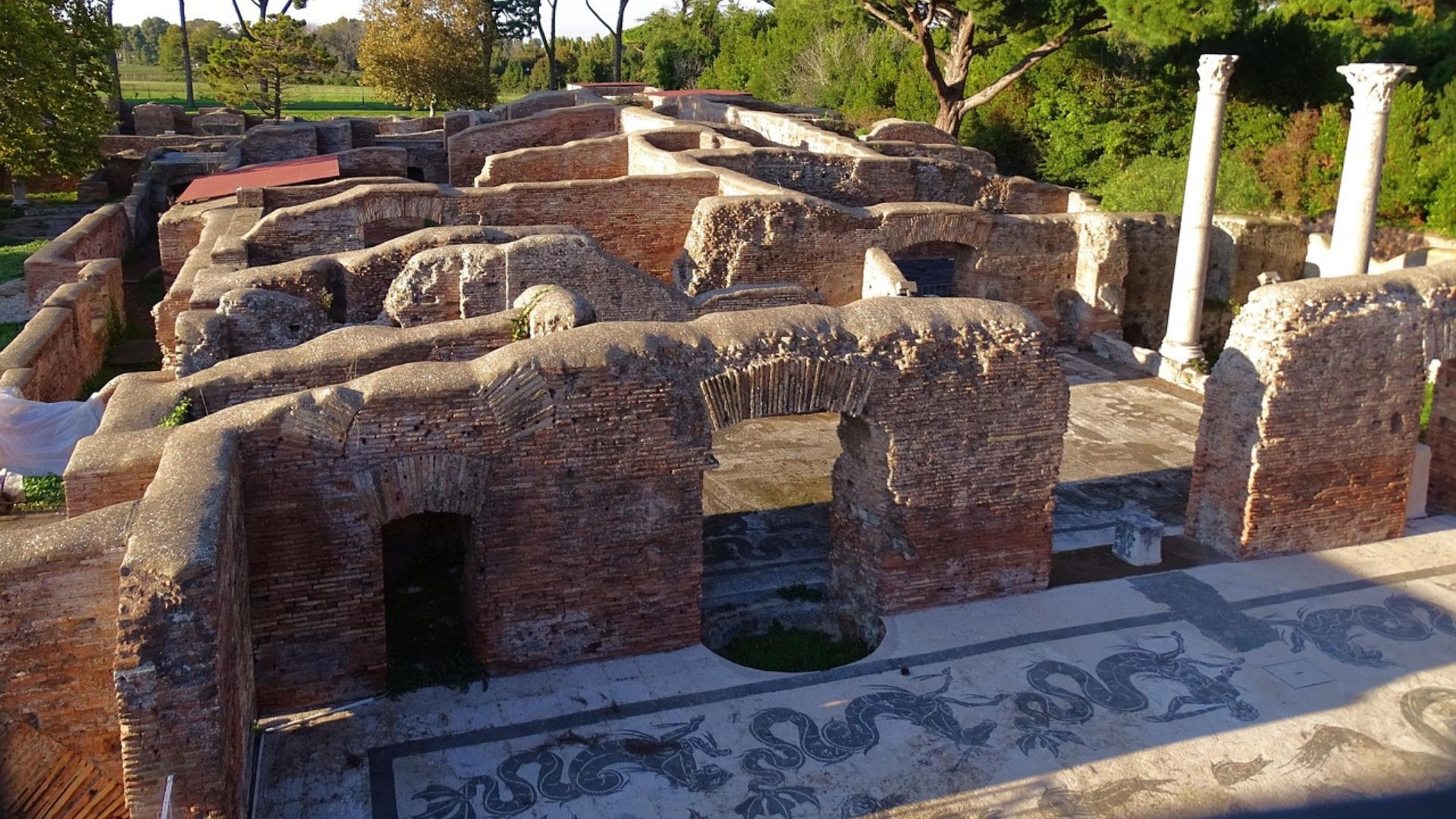 Image of ruins of Bath of the Seven Sages, Ostia Antica