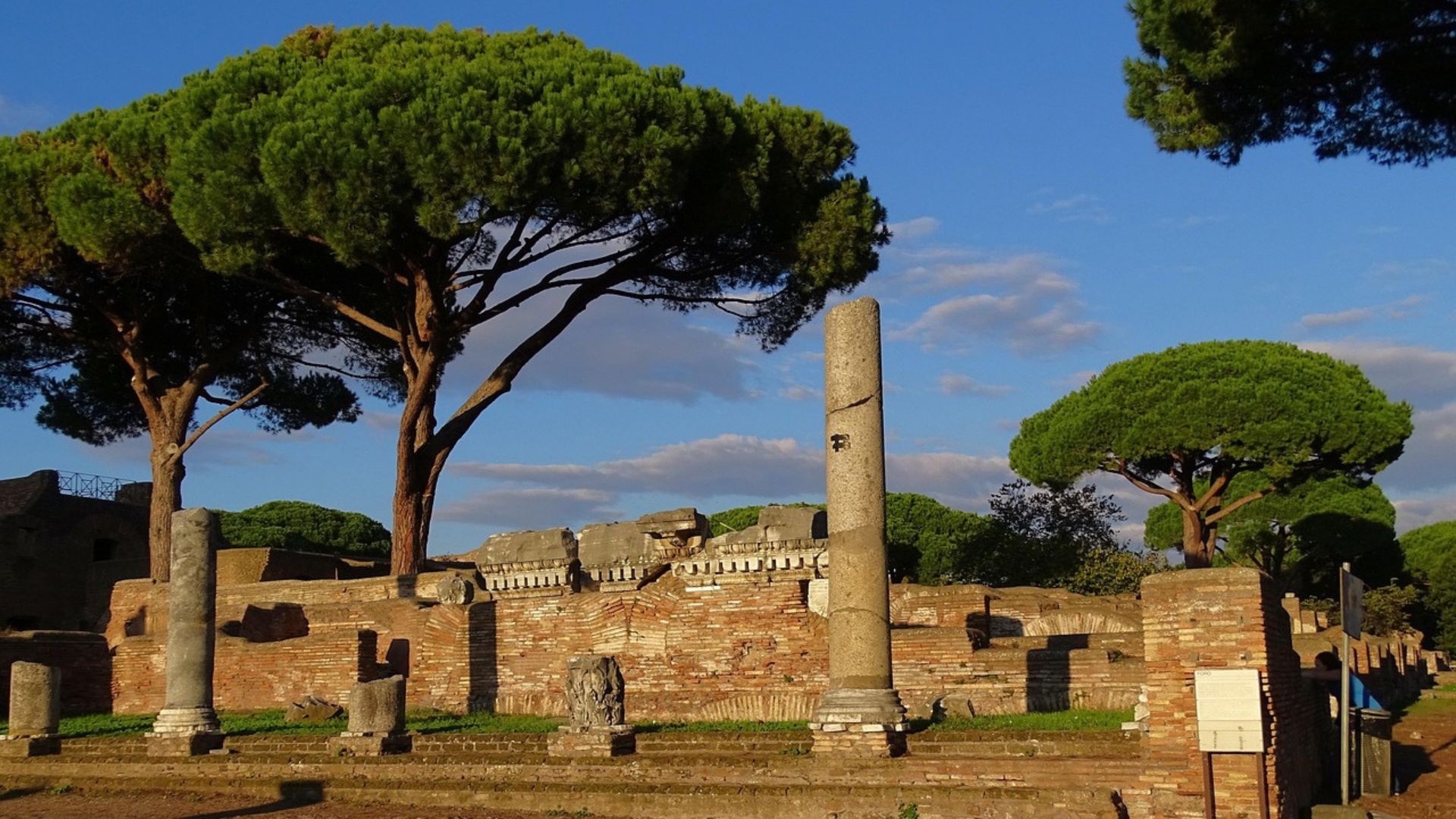 Image of ruins in Ostia Antica 