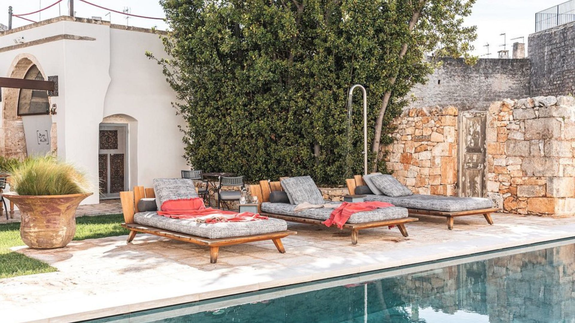 Image shows Paragon 700 Boutique Hotel & Spa. 