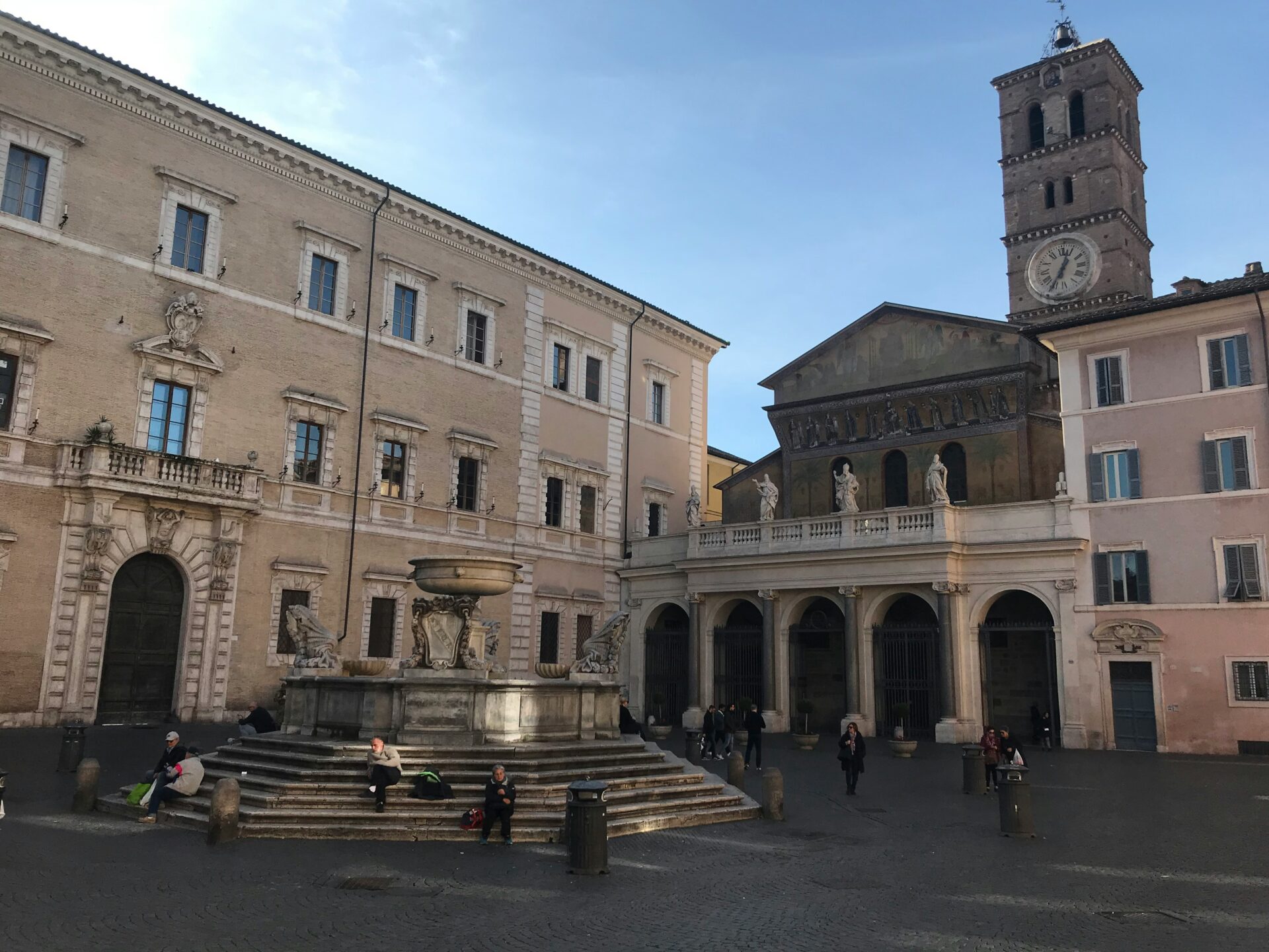 Piazza di Santa Maria in Trastevere, Rome