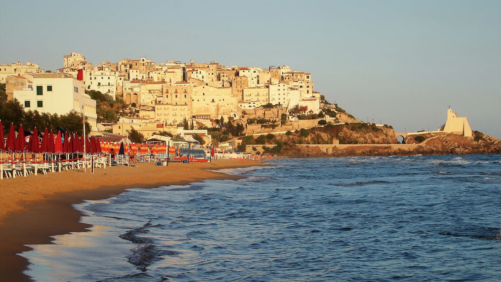 Image of the coast in Sperlonga, Italy