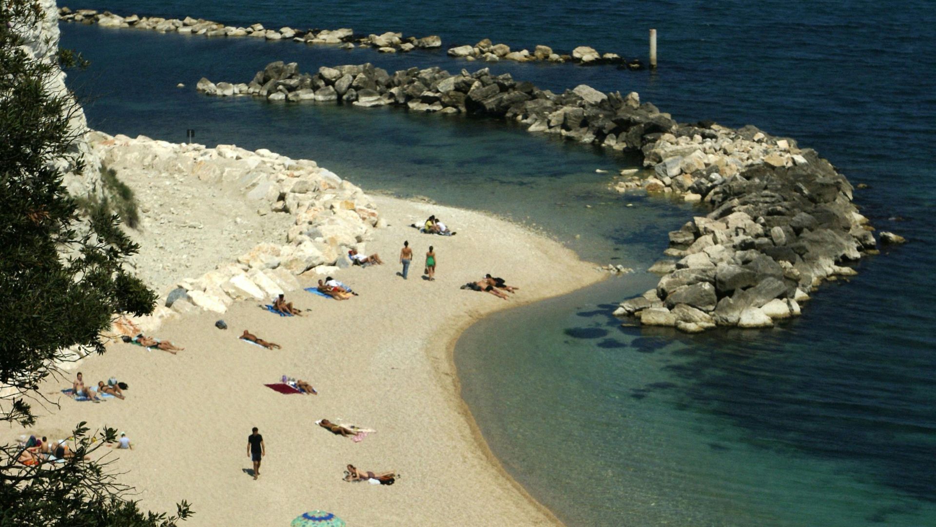Image shows Spiaggia Urbani, a beach on the Adriatic coast in the Le Marche region of Italy
