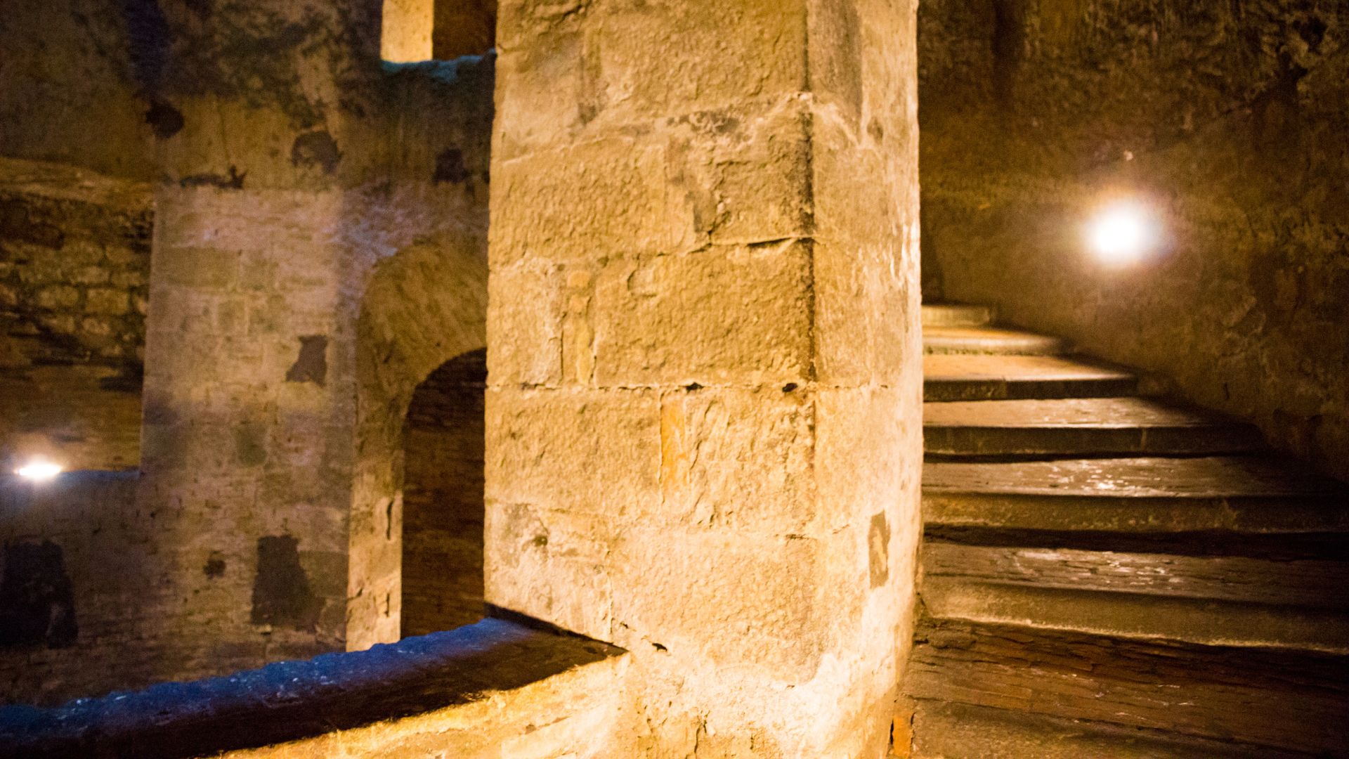 Image of stairways in St. Patrick's Well in Orvieto