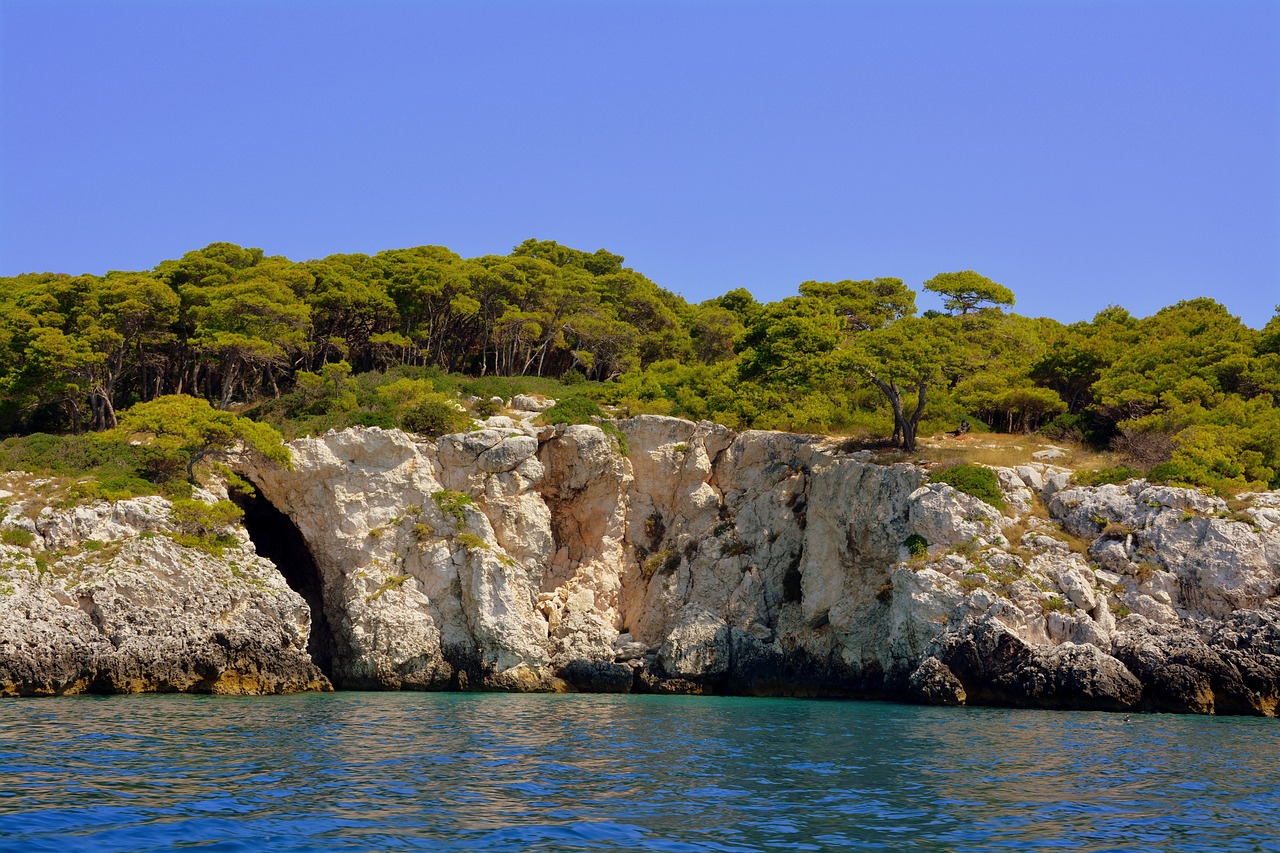 Tremiti Islands - coastal cliffs