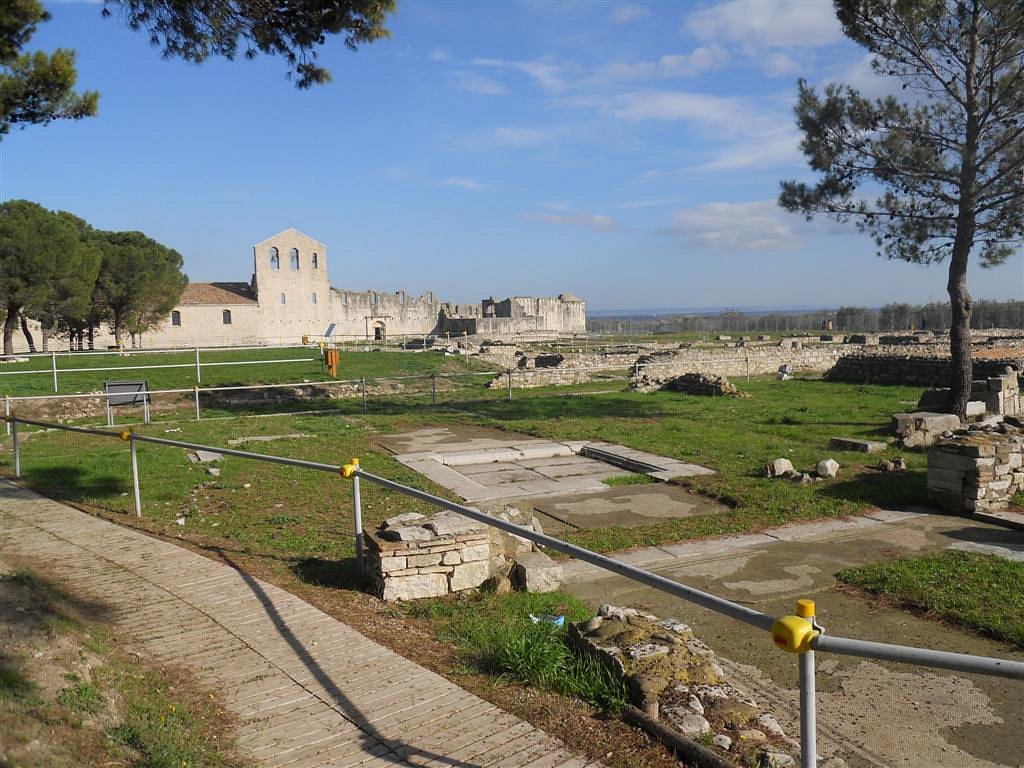 The partially excavated ruins of Venosa