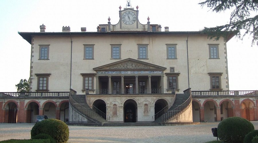Elegant view of Villa Medici at Poggio a Caiano, a Renaissance villa commissioned by Lorenzo de’ Medici