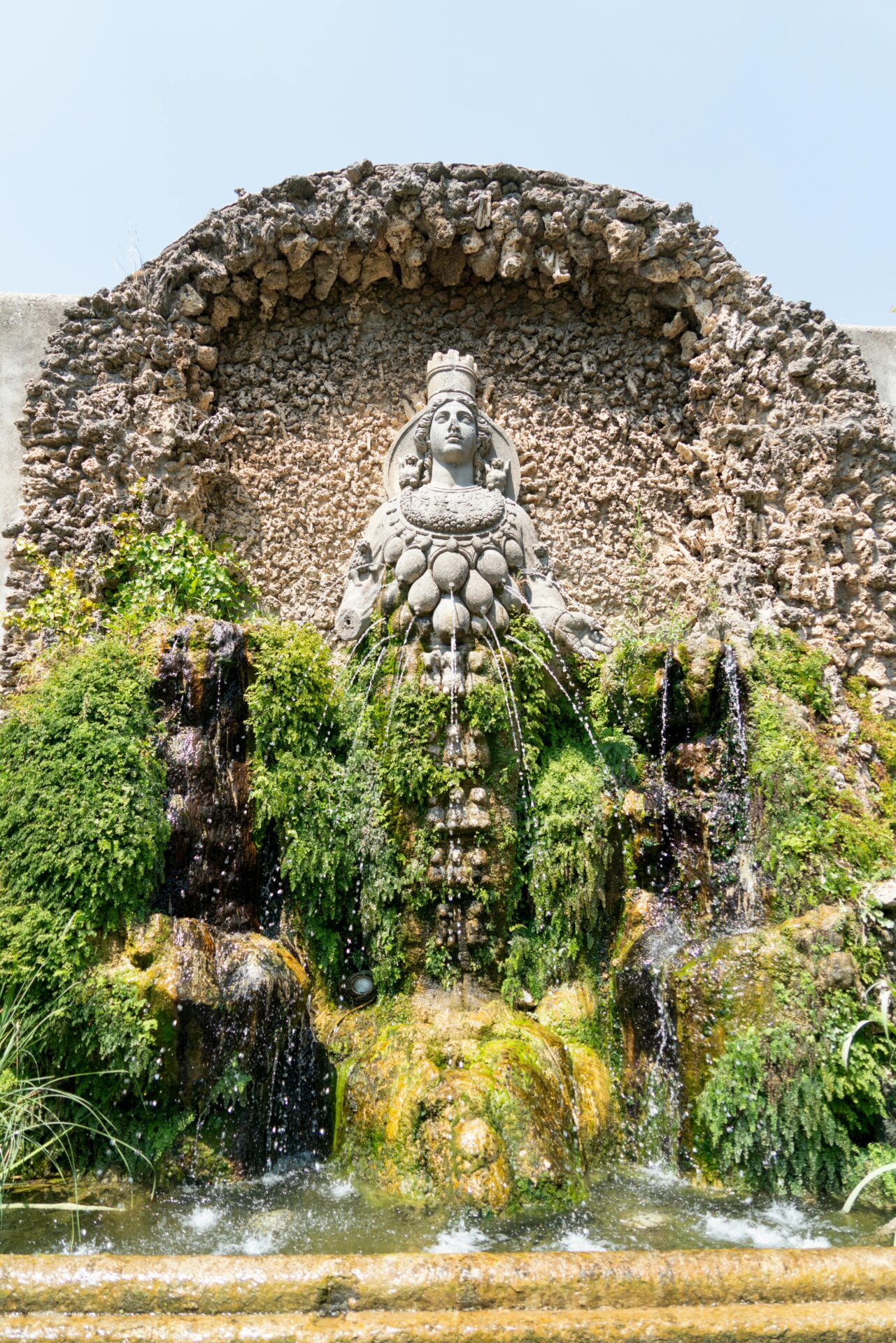 The famous fountains of Villa d’Este in Tivoli, Italy