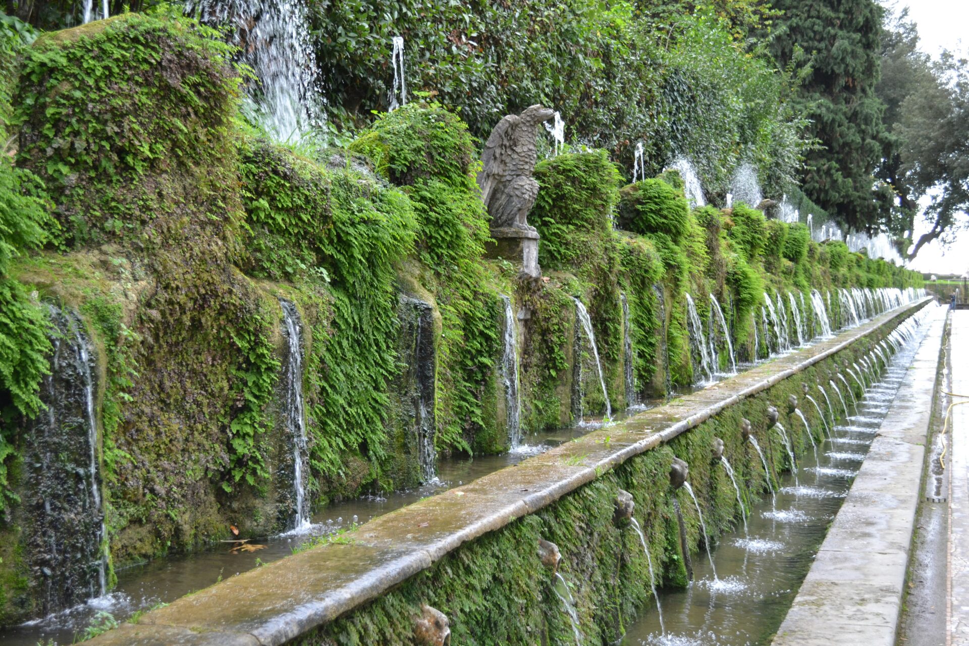 Villa d'Este in Tivoli - Avenue of a Hundred Fountains