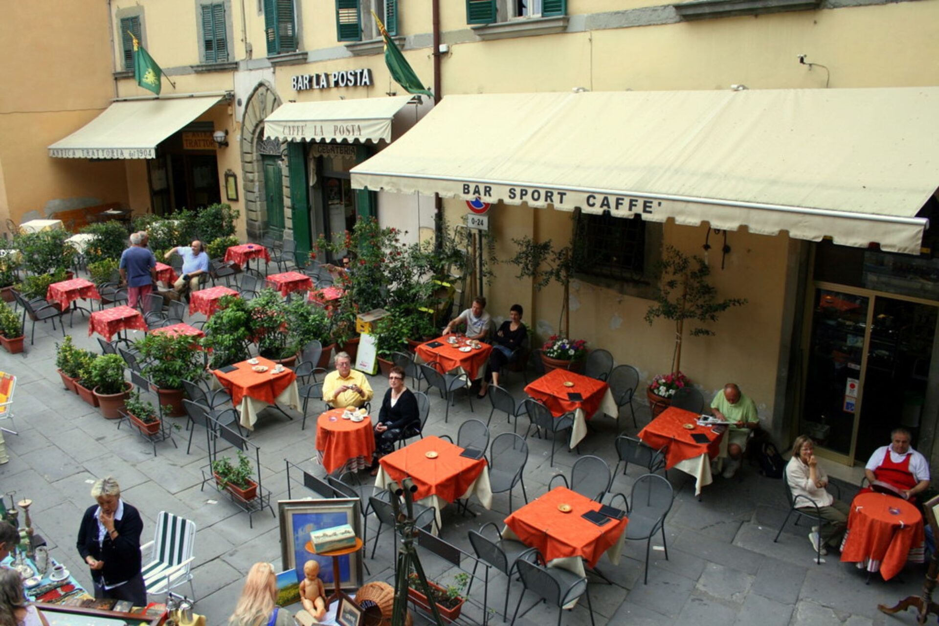 a cafe in Cortona