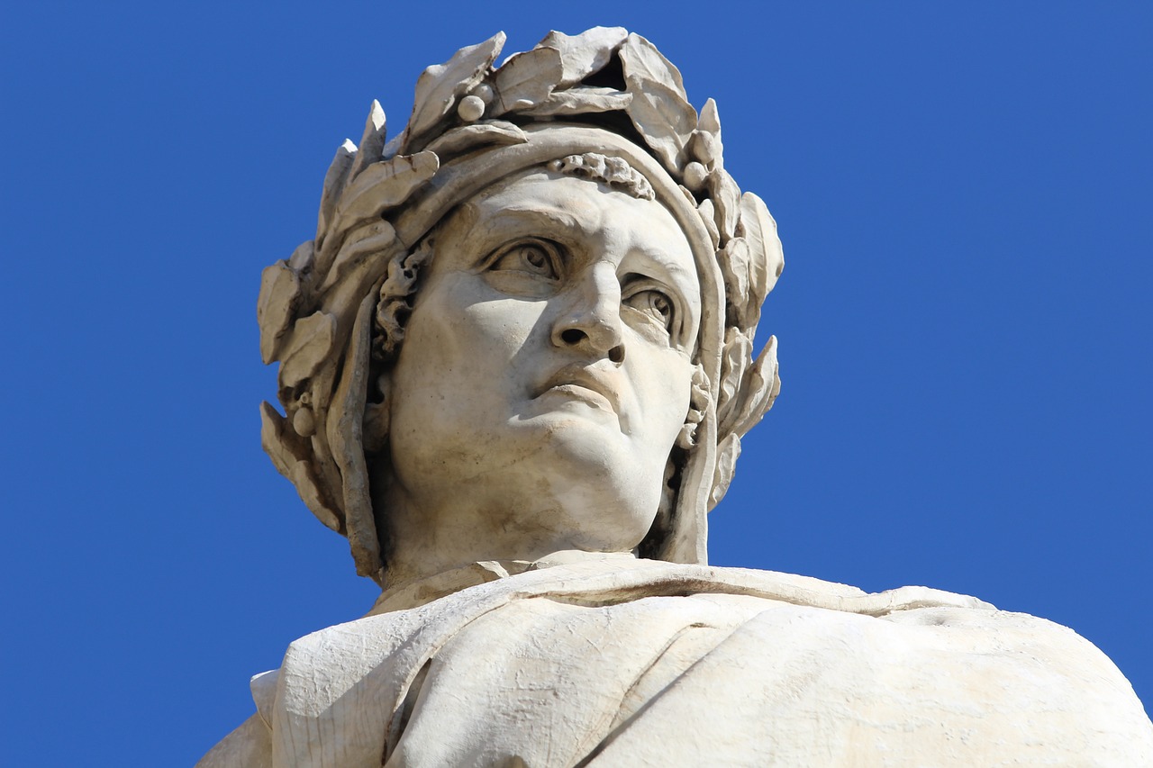 Statue of Dante Alighieri