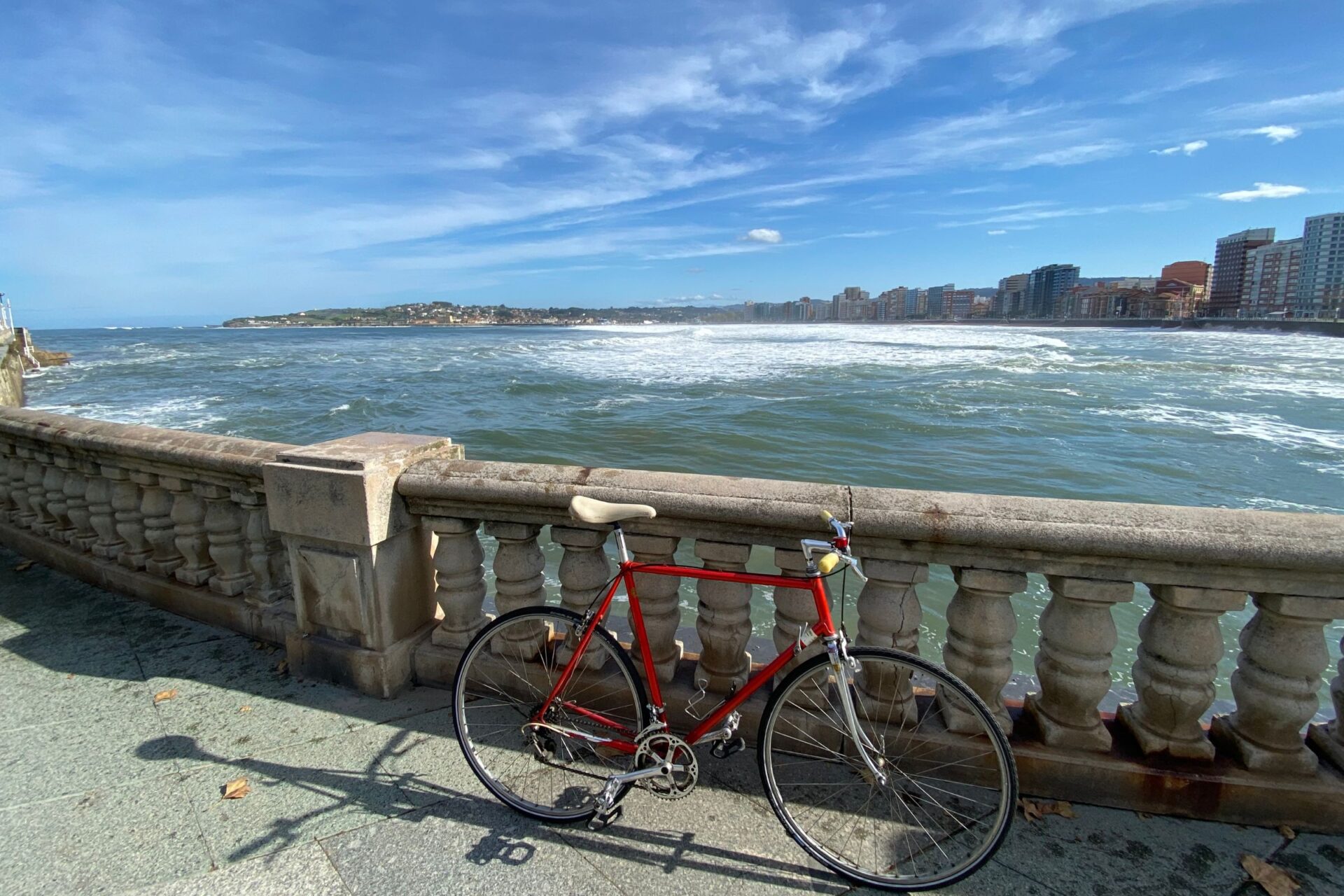 San Lorenzo Beach promenade