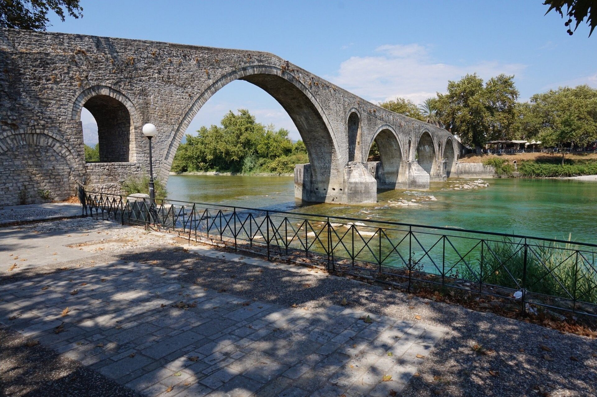 View of the medieval Arta Bridge 