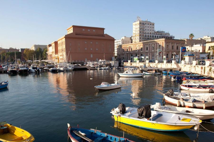 Pasta Grandmothers and Fishermen: The Authentic Soul of Bari Vecchia
