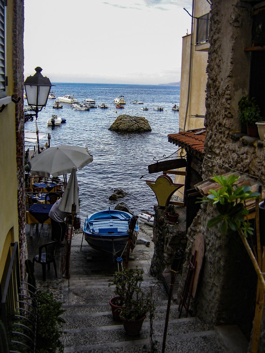 Chianalea narrow street