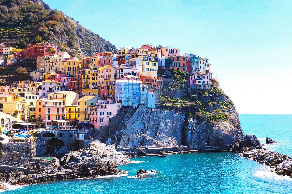 Image shows Cinque Terre, Italy.