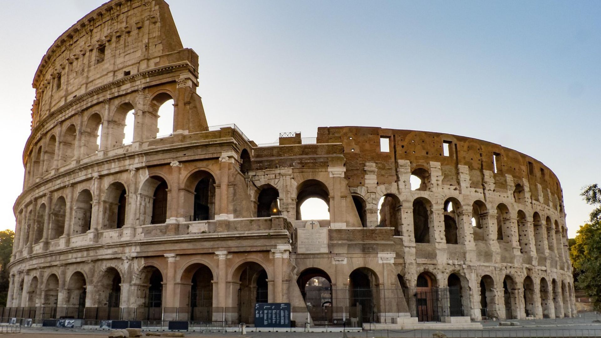 Image shows the Colosseum in Rome.