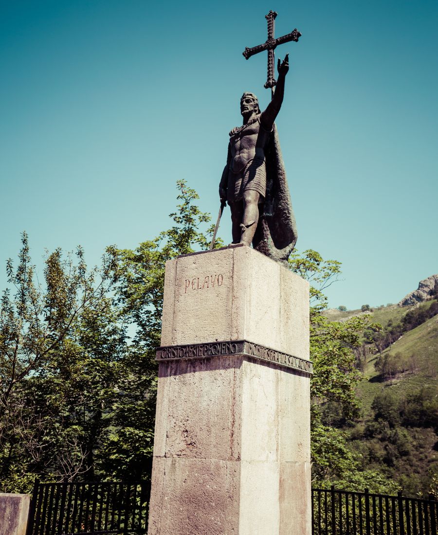 Don Pelayo's monument