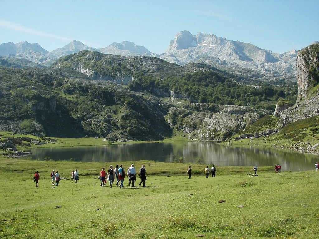 group of people on covadonga trail
