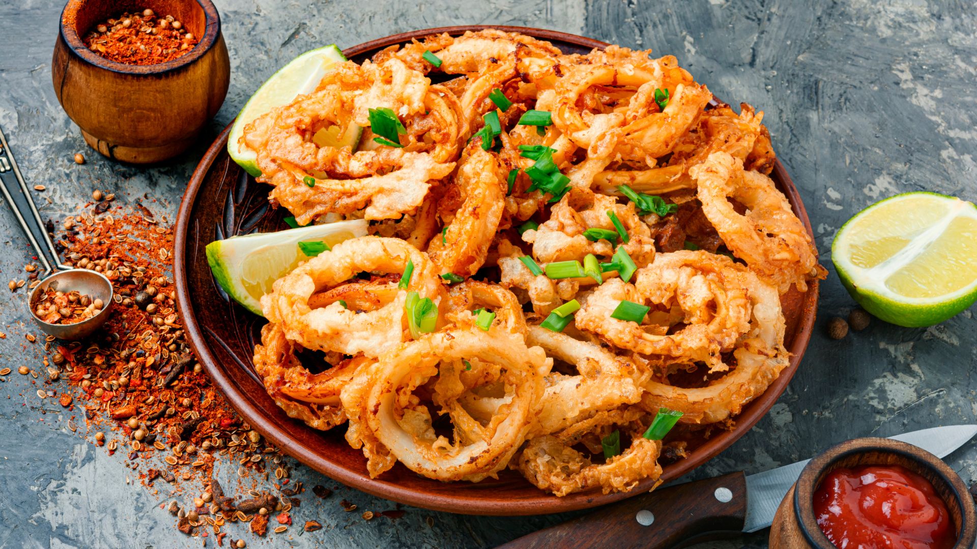 Kalamarakia (fried squid)