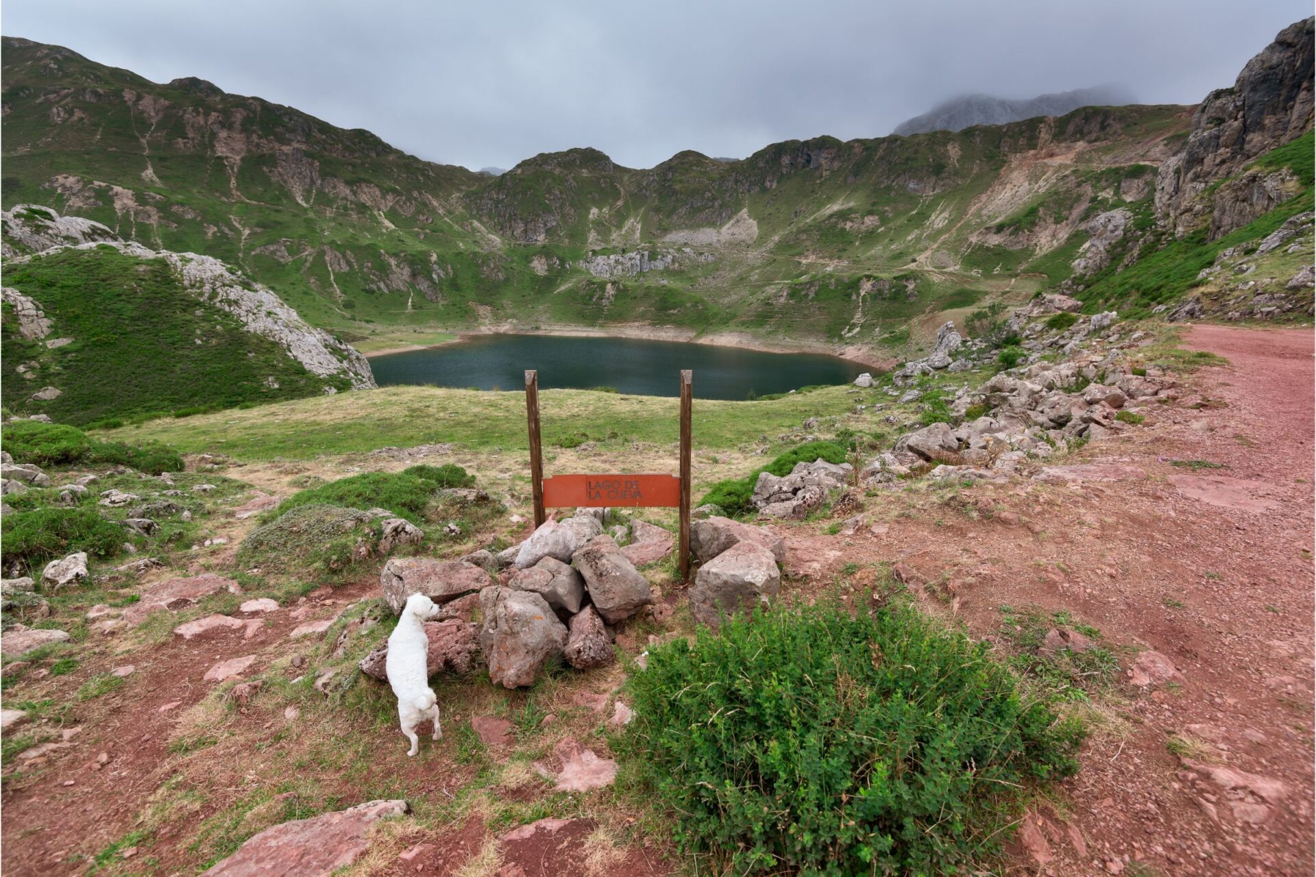 Lago de la Cueva