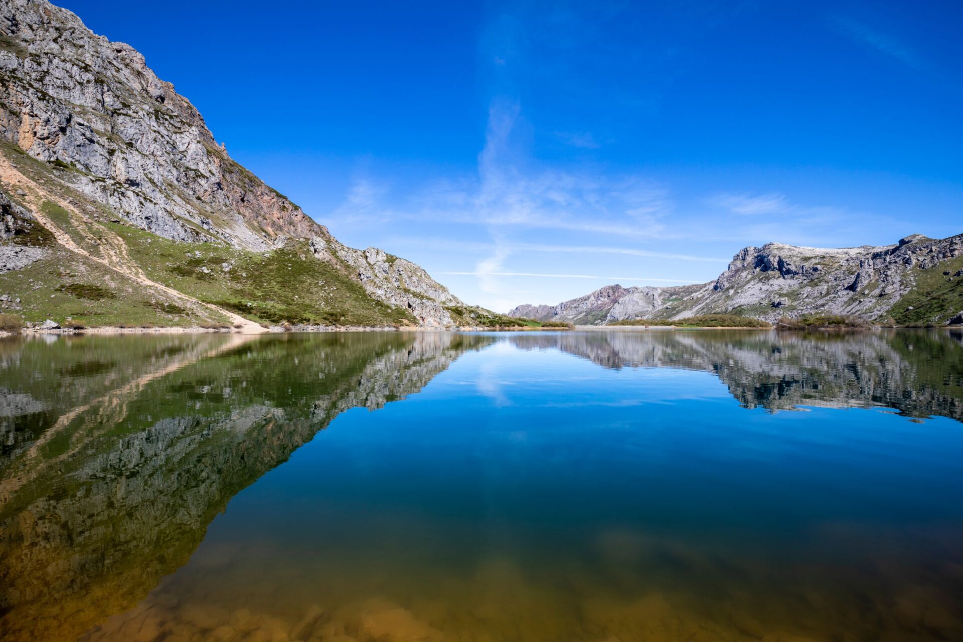 Lago del Valle