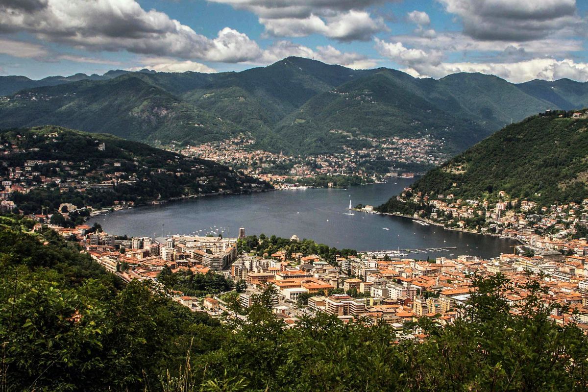 Panoramic view of Lake Como and the surrounding town and mountains
