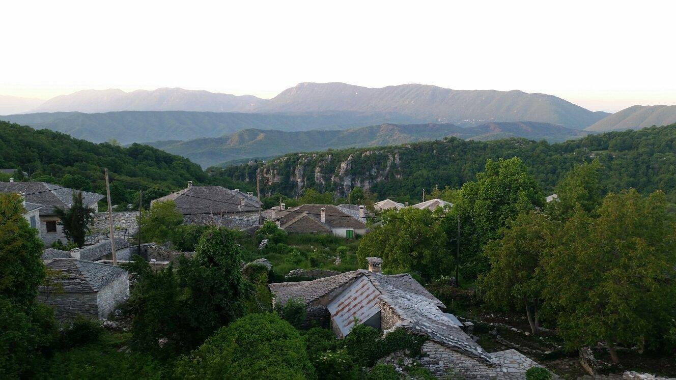 View of Monodendri village 