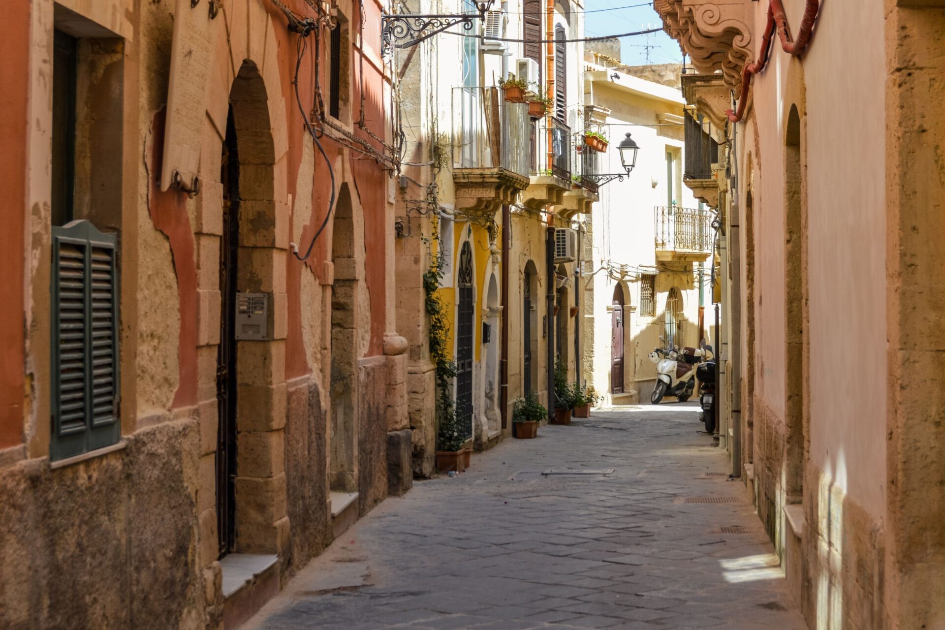 Ortygia medieval street