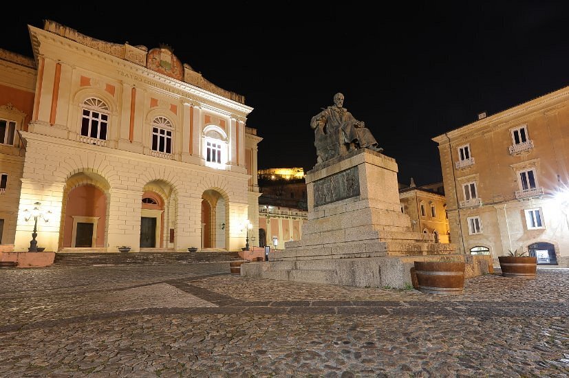 Wide view of Piazza XV Marzo in Cosenza