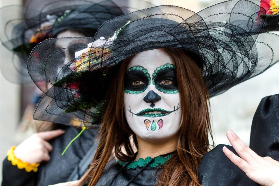Cádiz Carnival Fever: My Wild, Witty, and Utterly Unforgettable Plunge into Spain's Craziest Fiesta!