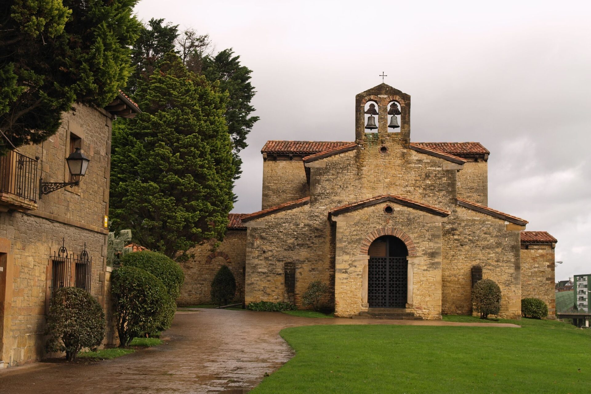 San Julián de los Prados