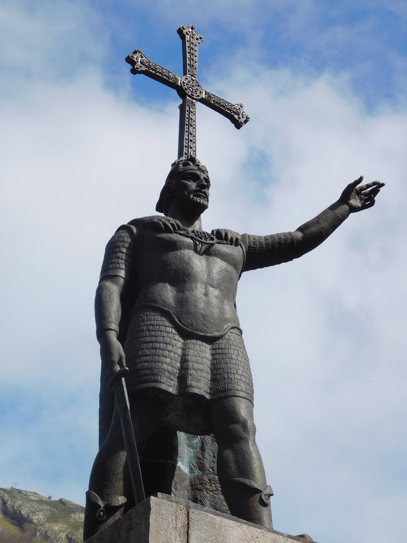 Statue of Don Pelayo