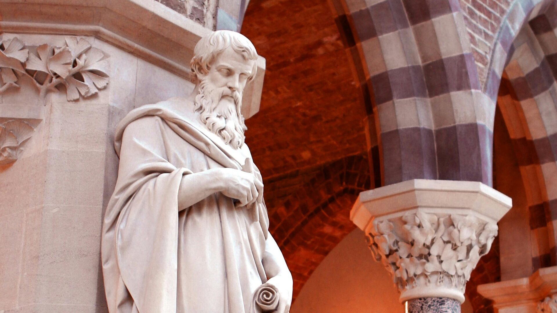 Statue of Euclid in England