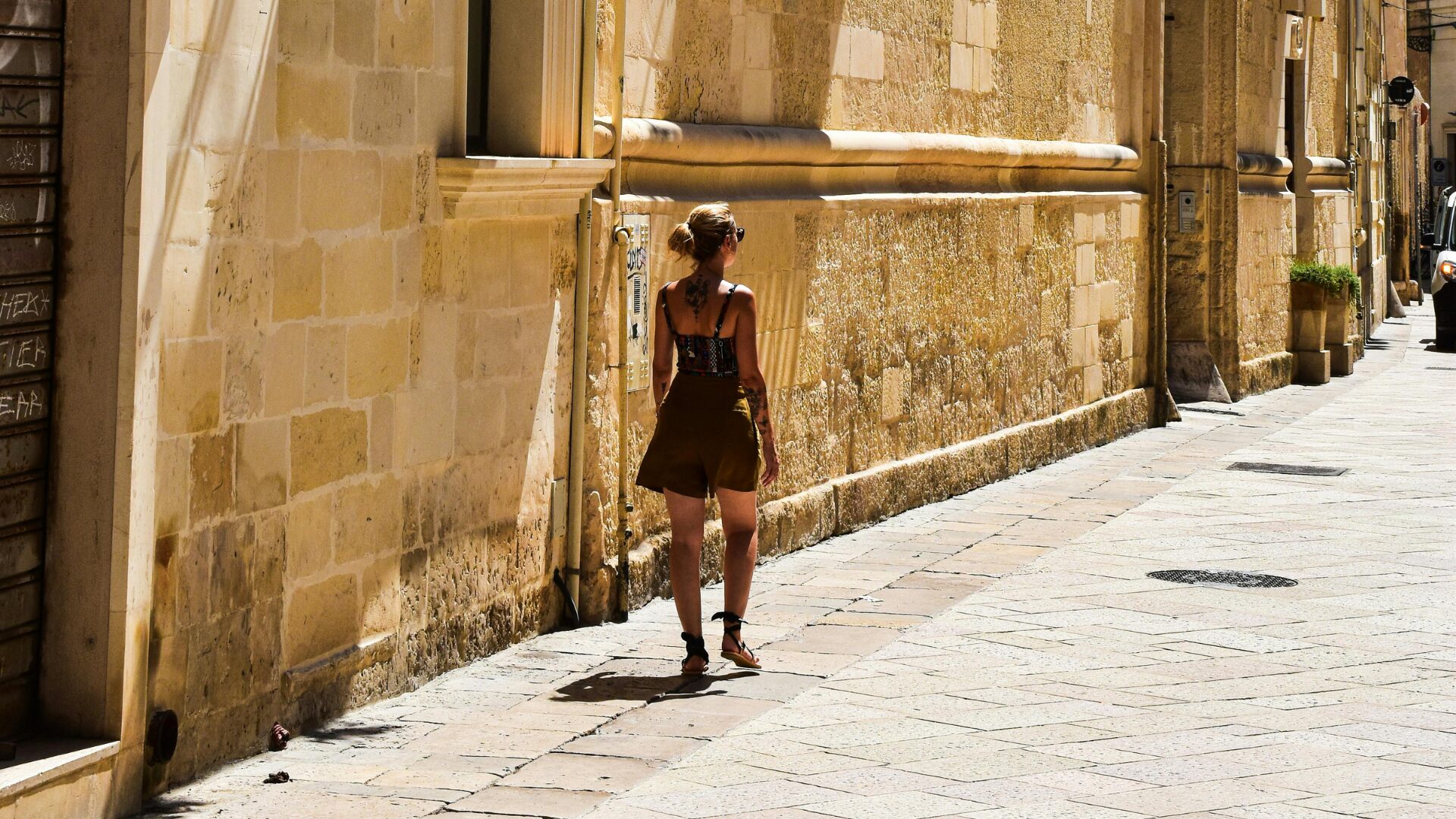 Strolling in streets - Italy country side