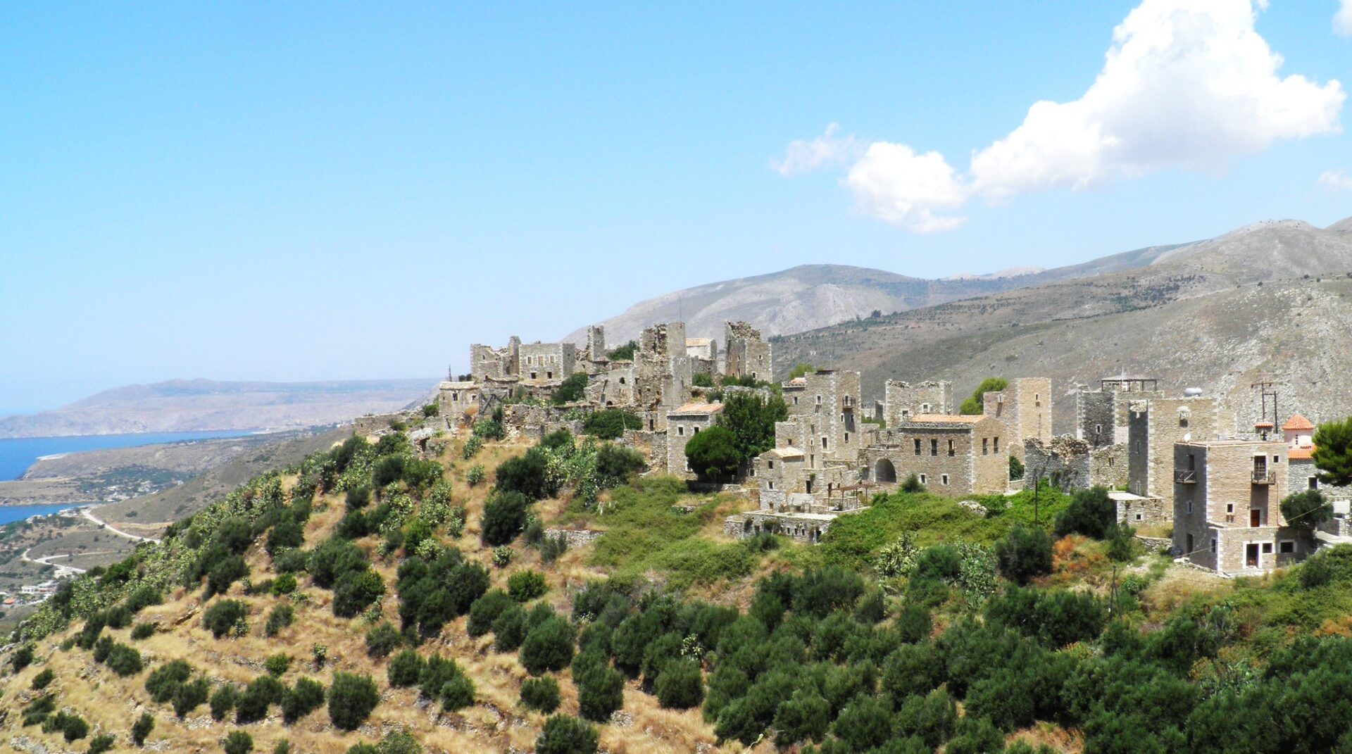 The picturesque village of Vatheia