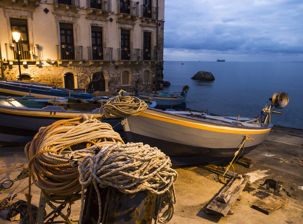 boats in Chianalea